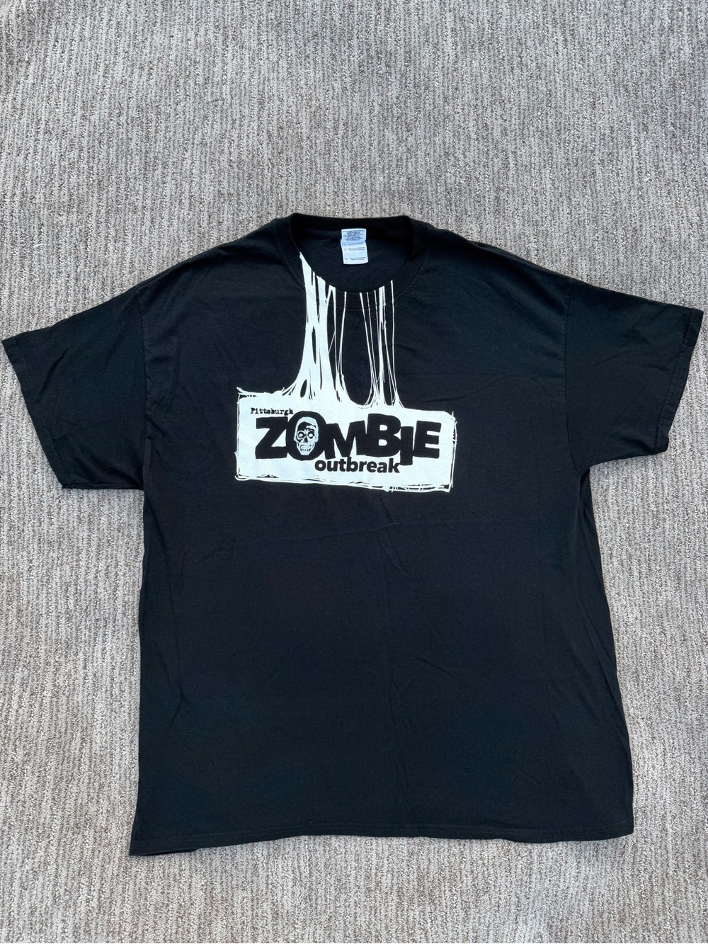 Pittsburgh Zombie Outbreak T-Shirt Mens Black Graphic Tee Horror Graphic - Picture 1 of 4